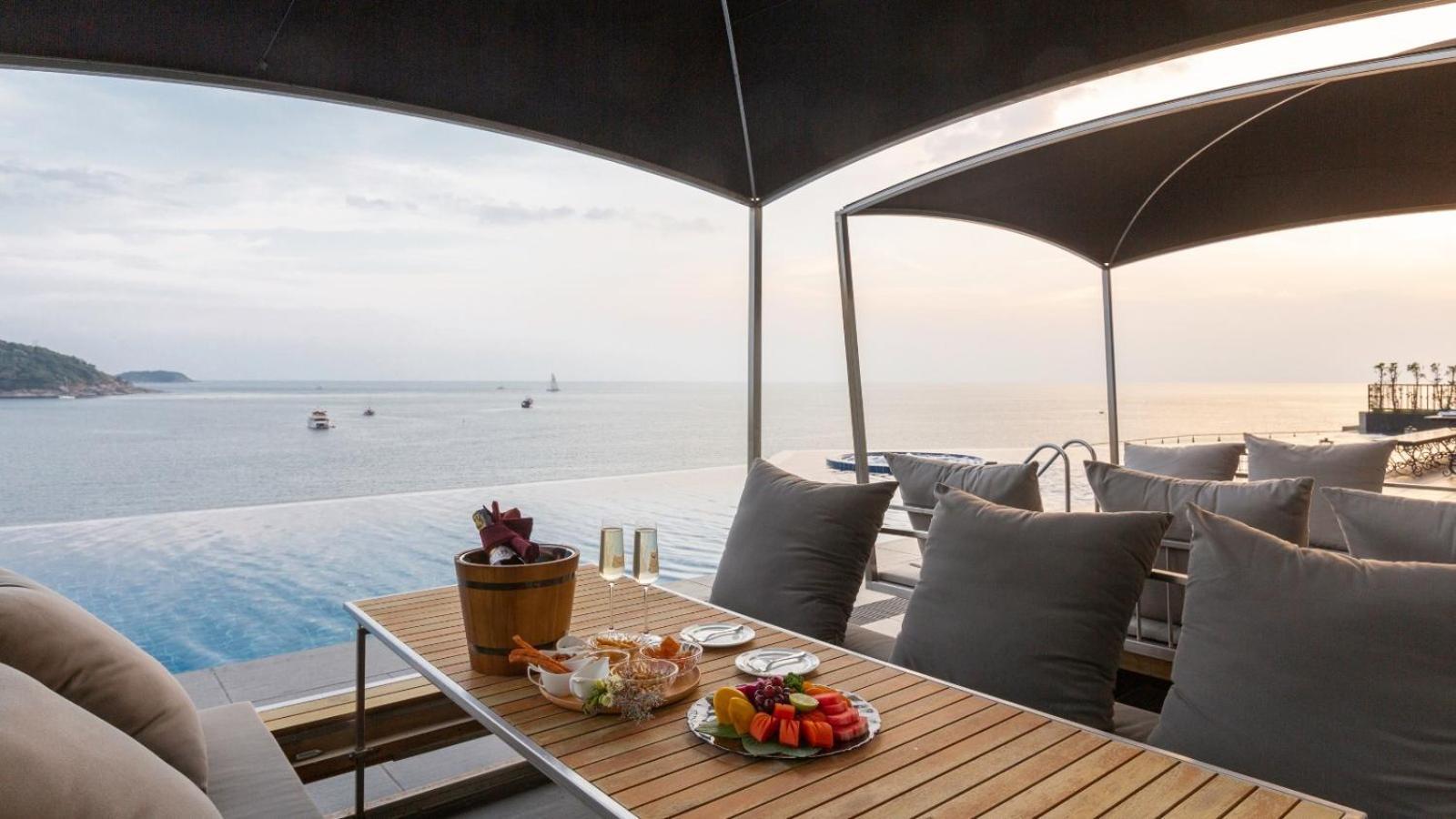 Villa Thousand Cliffs Nai Harn Exteriör bild